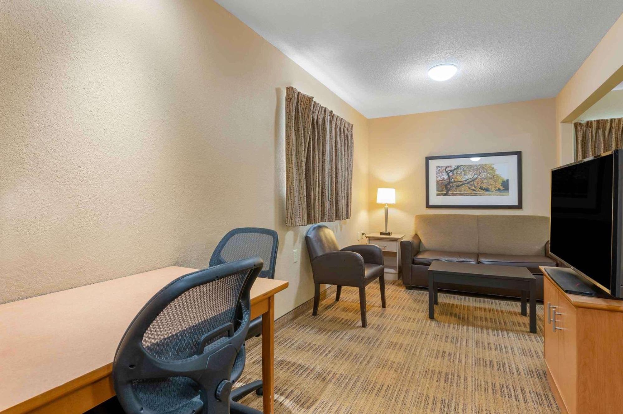 Extended Stay America Suites - West Palm Beach - Northpoint Corporate Park Exterior photo